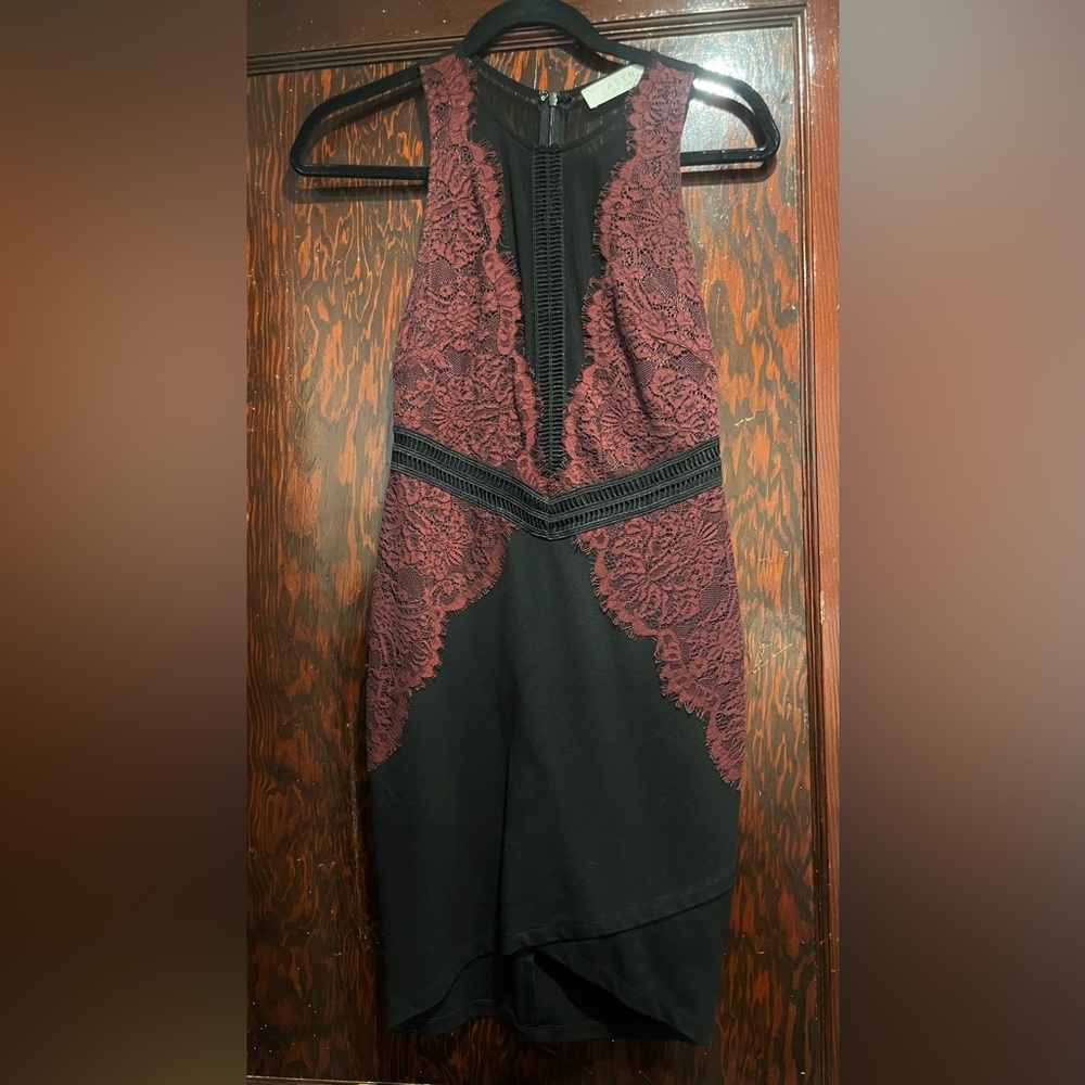 Astr The Label Maroon & Black Lace Bodycon Dress